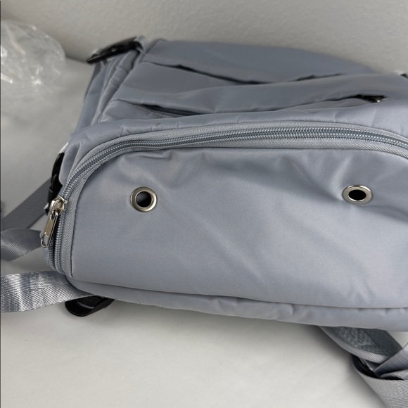 NWOT Sleek Silver Men's Women’s Backpack w charging port - Picture 10 of 10